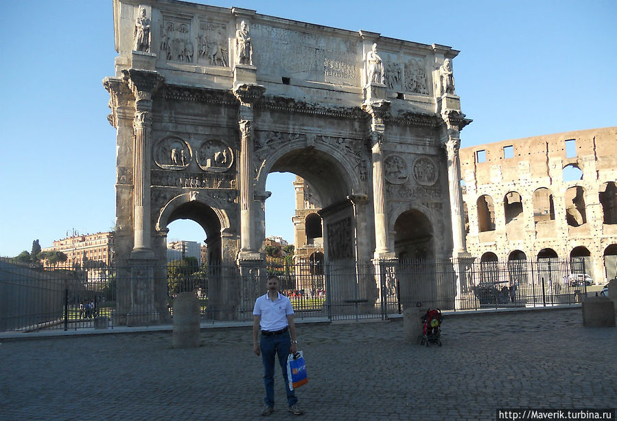 Арка Константина — самая грандиозная из сохранившихся триумфальных арок Рима. Рим, Италия