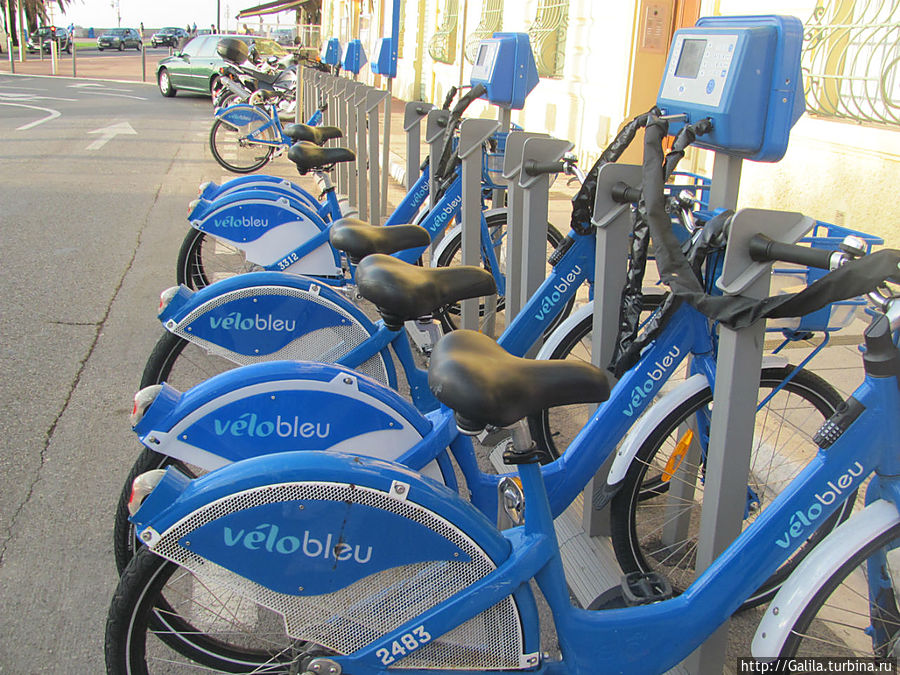 Велосипеды на прокат через автомат. Канны. Велосипеды на прокат через автомат. Канны.