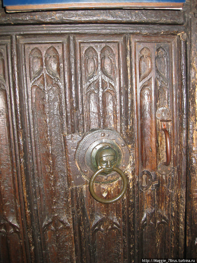 Кольцо ХIII века на двери