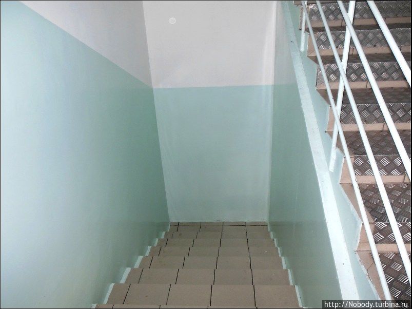 Лестница, которая никуда не ведёт)) Лестница, которая никуда не ведёт))