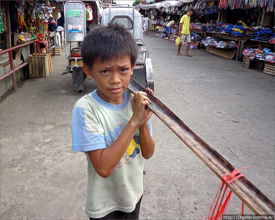 *Маленький житель Губата Губат, Филиппины
