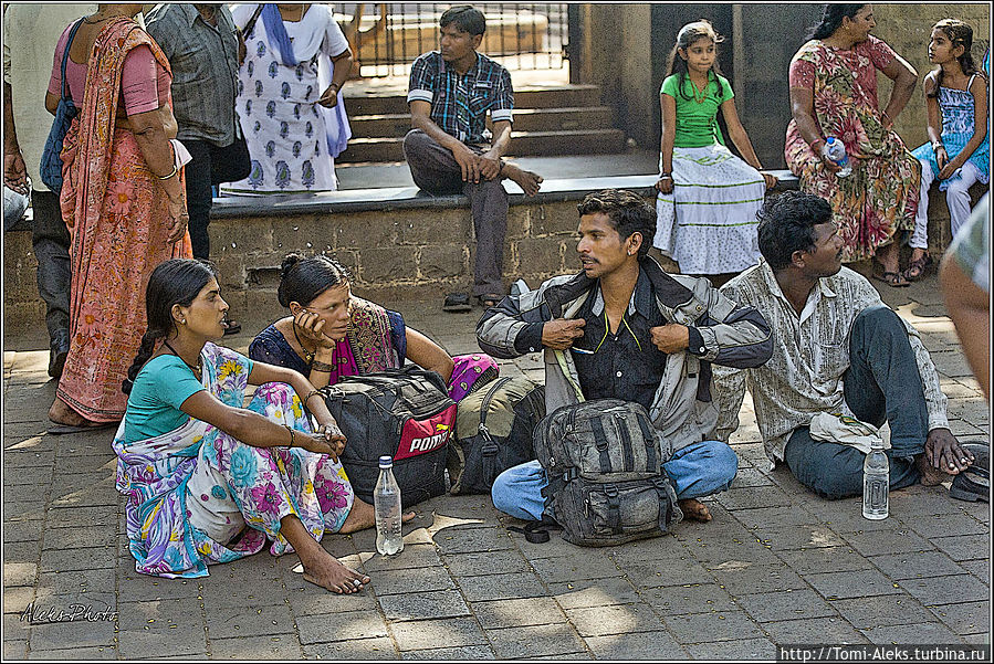 Посиделки на земле...
* Посиделки на земле...
*