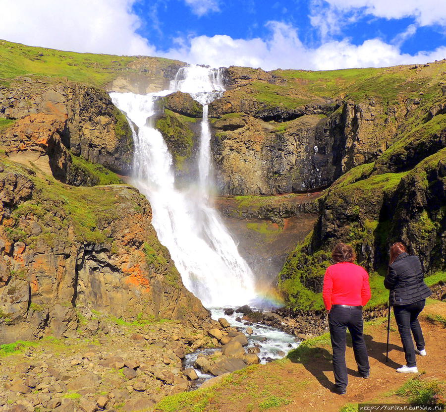 Водопад у туристического комплекса Skjöldólfsstadir — (С) Деттифосс водопад, Исландия