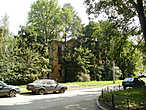 Раньше была Припарковая ул. Сейчас улица не имеет названия, адреса домов по Дачному пр. и ул. Танкиста Хрустицкого.