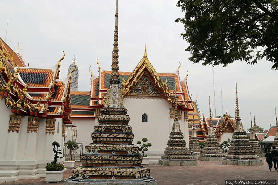 Храм лежачего Будды. Третья часть Бангкок, Таиланд
