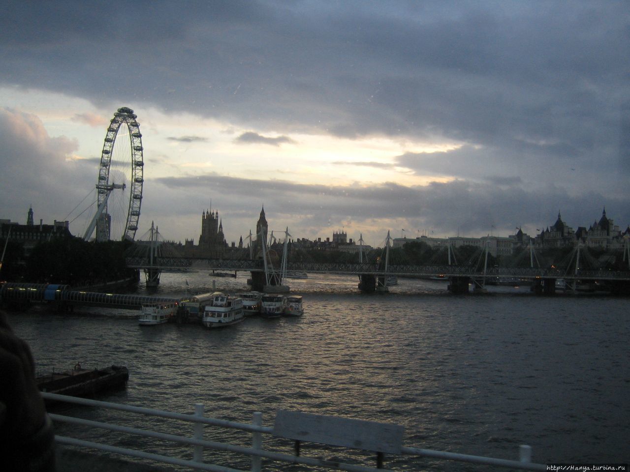 Лондон. Вид с моста Ватерлоо через Темзу Лондон, Великобритания
