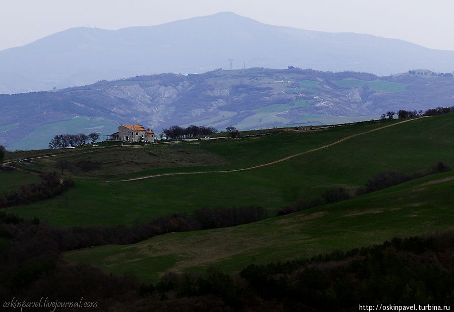 А здесь на холме было тихо, ветер их освежал... Монтальчино, Италия