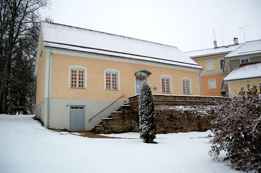 Главное здание, вид со двора Вихула, Эстония