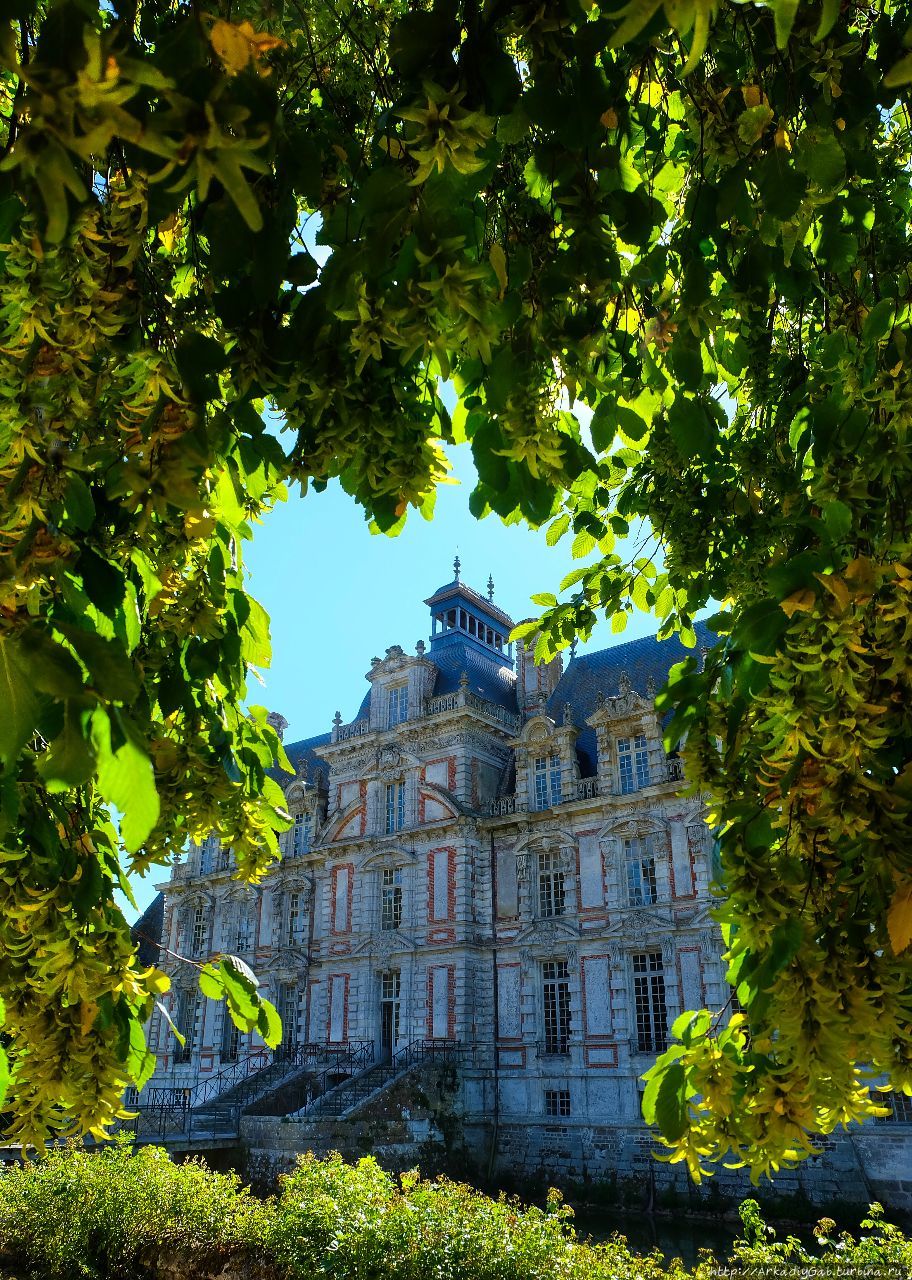 Замок Бомениль Бомениль, Франция