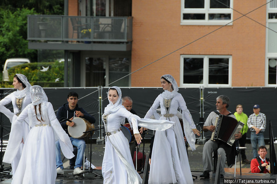 Ежегодный Международный фольклорный фестиваль Брюнссума Брюнссум, Нидерланды