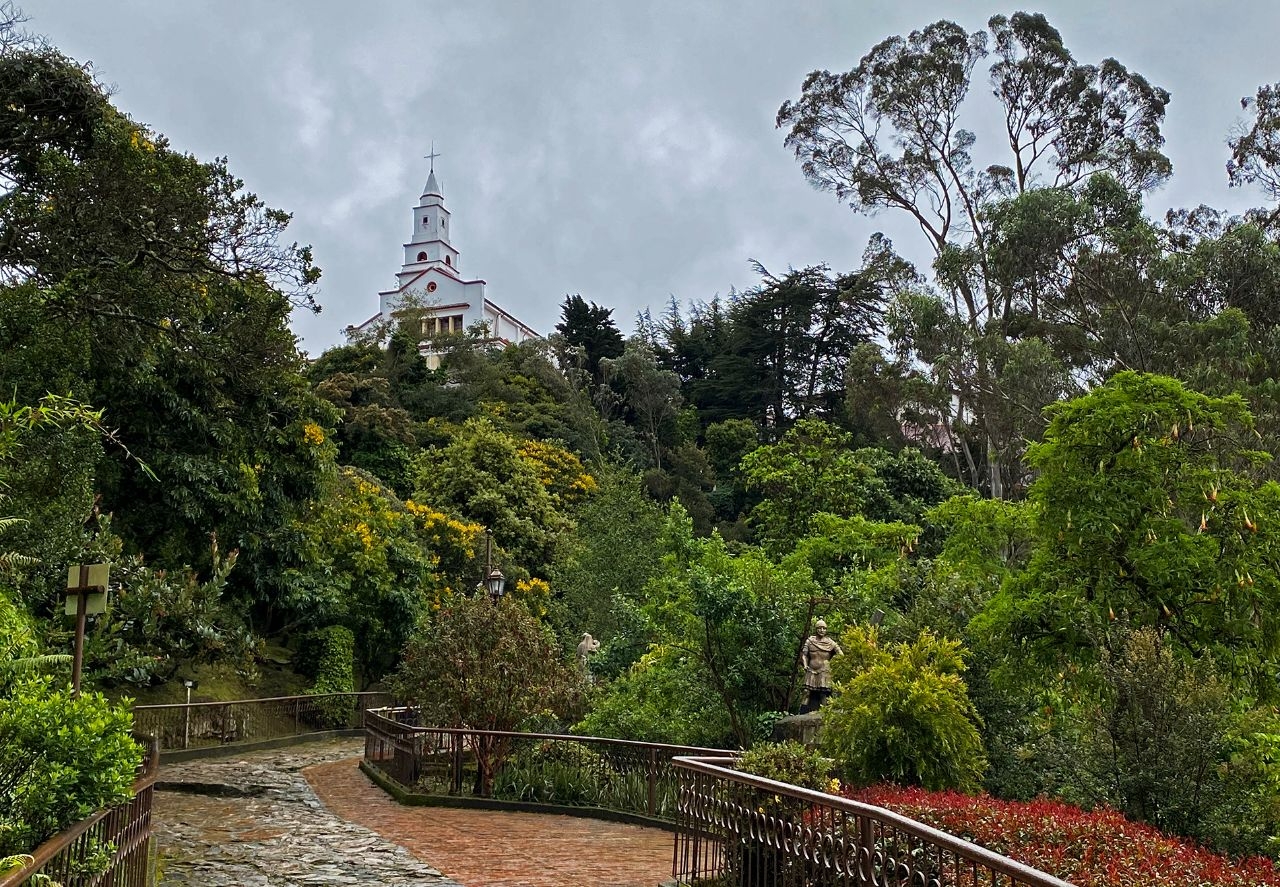 Монсеррат (гора и святилище) Богота, Колумбия