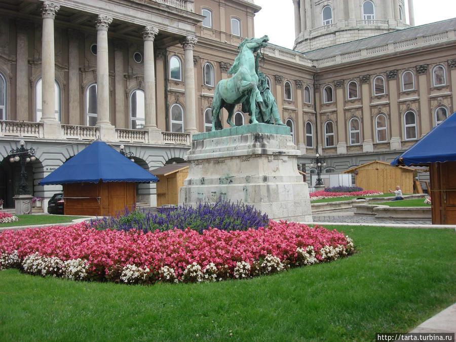 Внутренний двор Королевского Дворца Будапешт, Венгрия