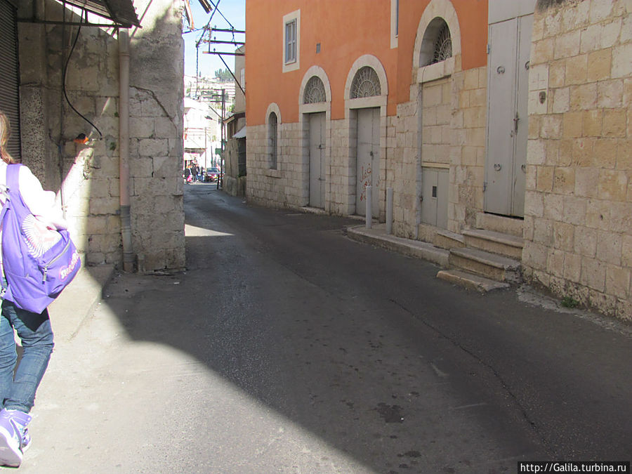 По дороге к фонтану Девы Марии. По дороге к фонтану Девы Марии.