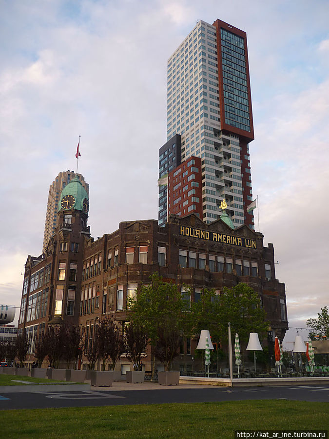 Hotel New York, а сзади головное здание Роттерадмского порта — Port of Rotterdam Hotel New York, а сзади головное здание Роттерадмского порта — Port of Rotterdam