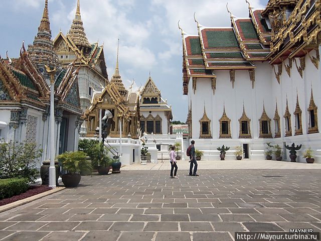 Храмы на территории Королевского дворца. Бангкок, Таиланд
