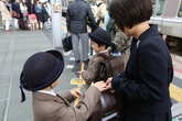 Детишки на станции Камакуры