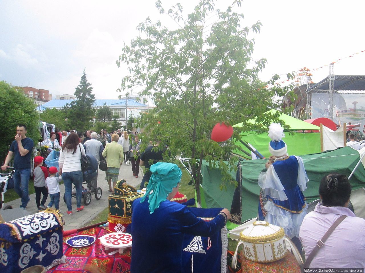 Гуляния в центре Тюмени на День России Тюмень, Россия