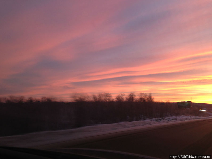 Рассвет в полярную ночь Мурманская область, Россия Рассвет в полярную ночь Мурманская область, Россия
