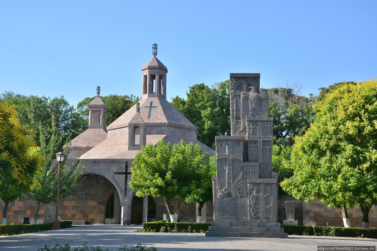Св. Эчмиадзин — духовный центр Армянской Апостольской Церкви Вагаршапат, Армения