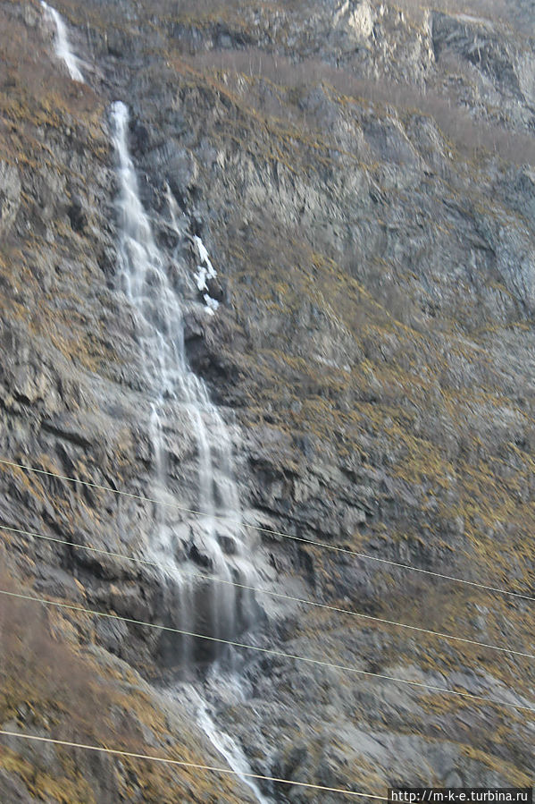 Водопады на подъезде Фрафьорд, Норвегия