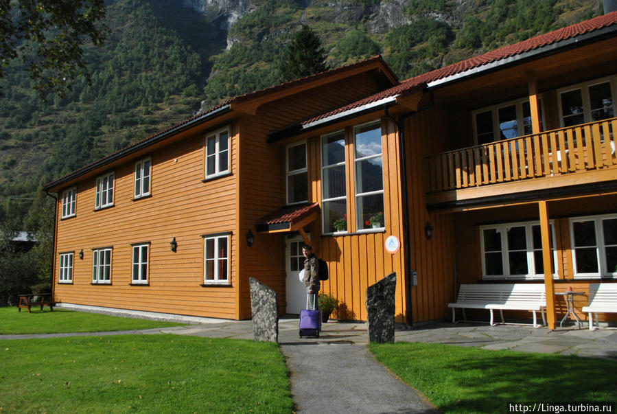 Это здание — и есть хостел Флом Флом, Норвегия