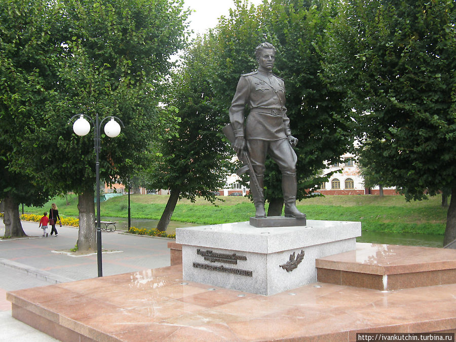 Памятник Герою Советского Союза С.И.Гусеву Гусев, Россия