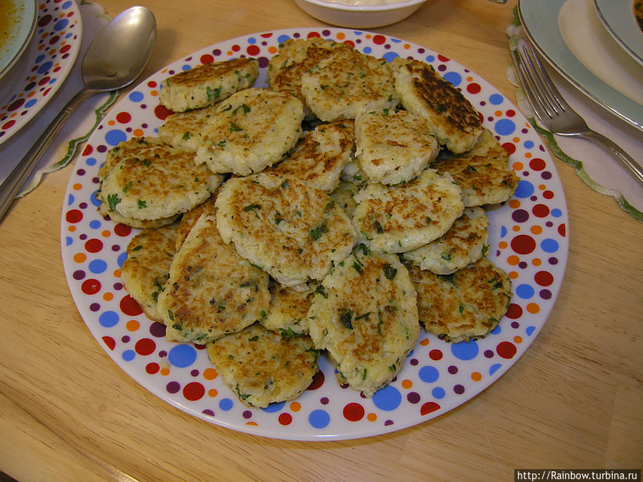 Оладьи из цветной капусты — чешское национальное блюдо Норт-Адамс, CША Оладьи из цветной капусты — чешское национальное блюдо Норт-Адамс, CША
