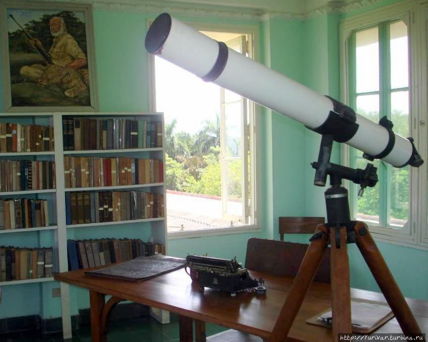 Телескоп в кабинете третьего этажа башни Гавана, Куба