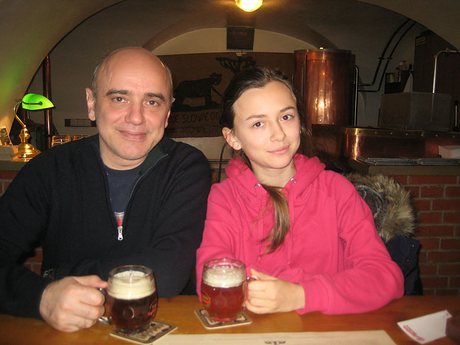 С дочкой, по-маленькой! (шутка У Медведика) Прага, Чехия
