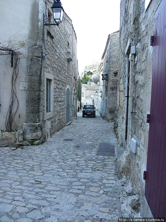 Ле-Бо-де-Прованс зимой Ле-Бо-де-Прованс, Франция Ле-Бо-де-Прованс зимой Ле-Бо-де-Прованс, Франция