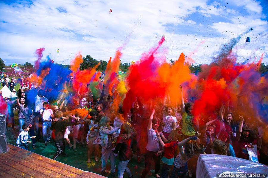 фото красочного феерверка из Интернета Красноярск, Россия фото красочного феерверка из Интернета Красноярск, Россия