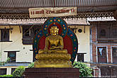 Статуя Будды. Где-то в Катманду.