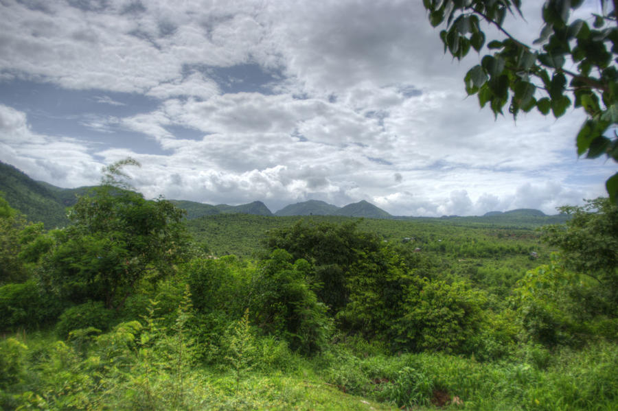 Слева людоеды, справа наркоторговцы. Прекрасно :) Озеро Инле, Мьянма Слева людоеды, справа наркоторговцы. Прекрасно :) Озеро Инле, Мьянма