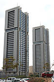 Торрес-де-Санта-Крус — пара небоскрёбов, представляющих собой жилые башни-близнецы. Первое здание было построено в 2004 году, а второе — в 2006 году.
— Башни-близнецы Торрес-де-Санта-Крус — самые высокие небоскрёбы в городе и на всех Канарских островах в целом.
— С 2004 по 2010 года — самые высокие жилые здания в Испании, на 2011 год по этому показателю — на третьем месте.