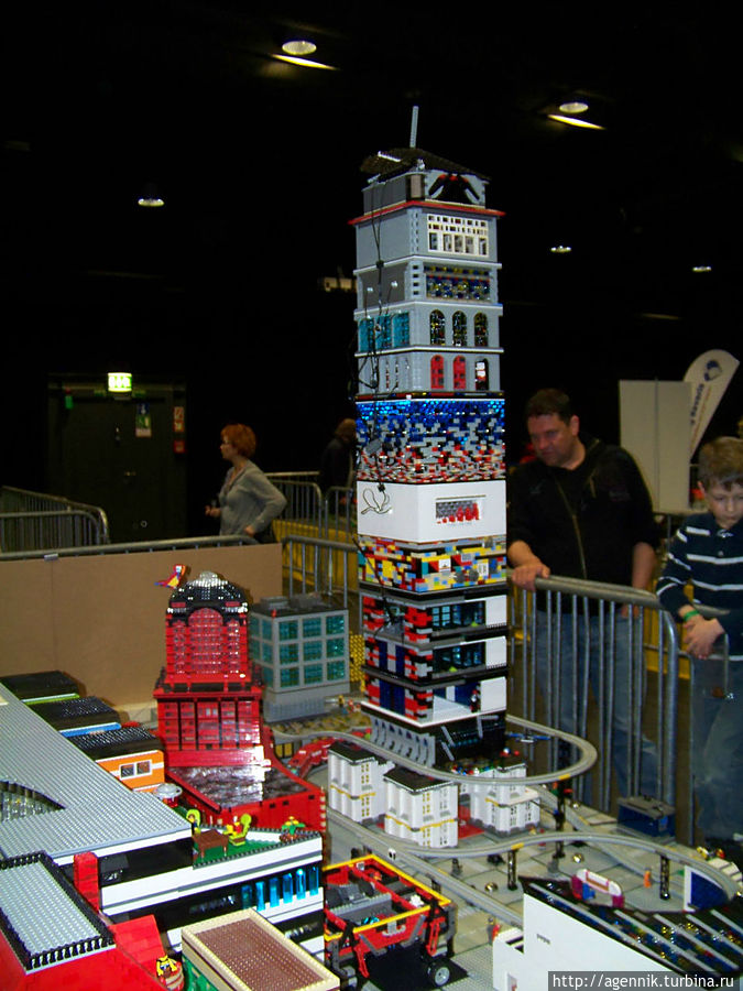 Футуристическая башня Футуристическая башня
