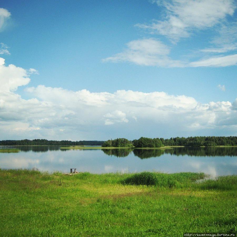 Озеро Бородаевское Ферапонтово, Россия