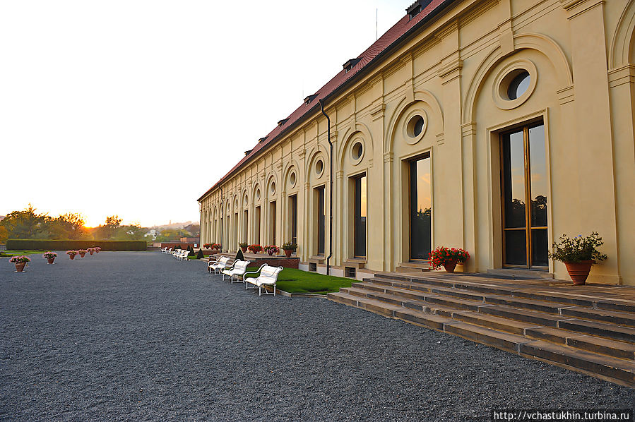 Вечер в Пражском граде. Вечер в Пражском граде.