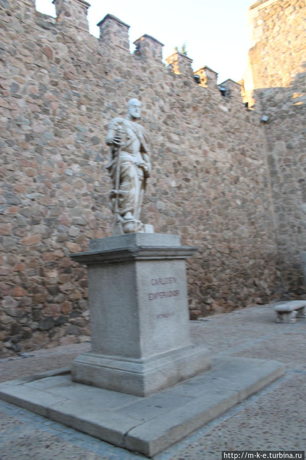 Памятник Карлу 5 Толедо, Испания