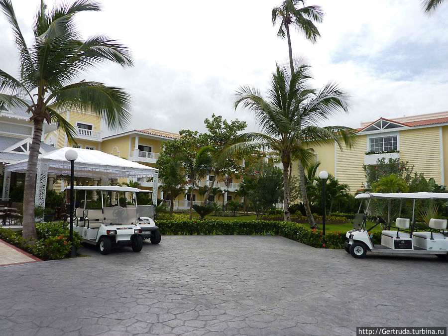 В ожидании пассажиров у комплекса В ожидании пассажиров у комплекса