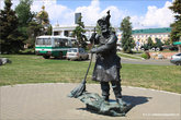 20.Памятник дворнику.