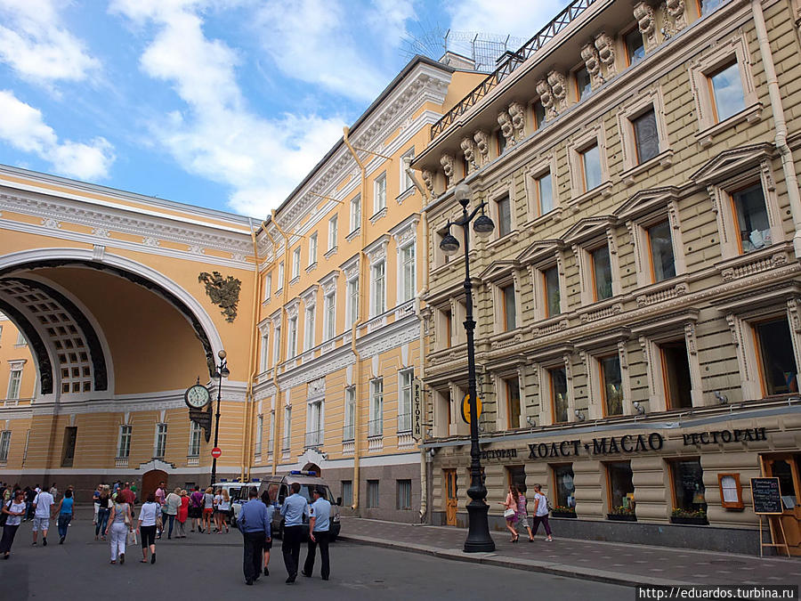 Привлекательные фасады. Невский и его переулки. Санкт-Петербург, Россия