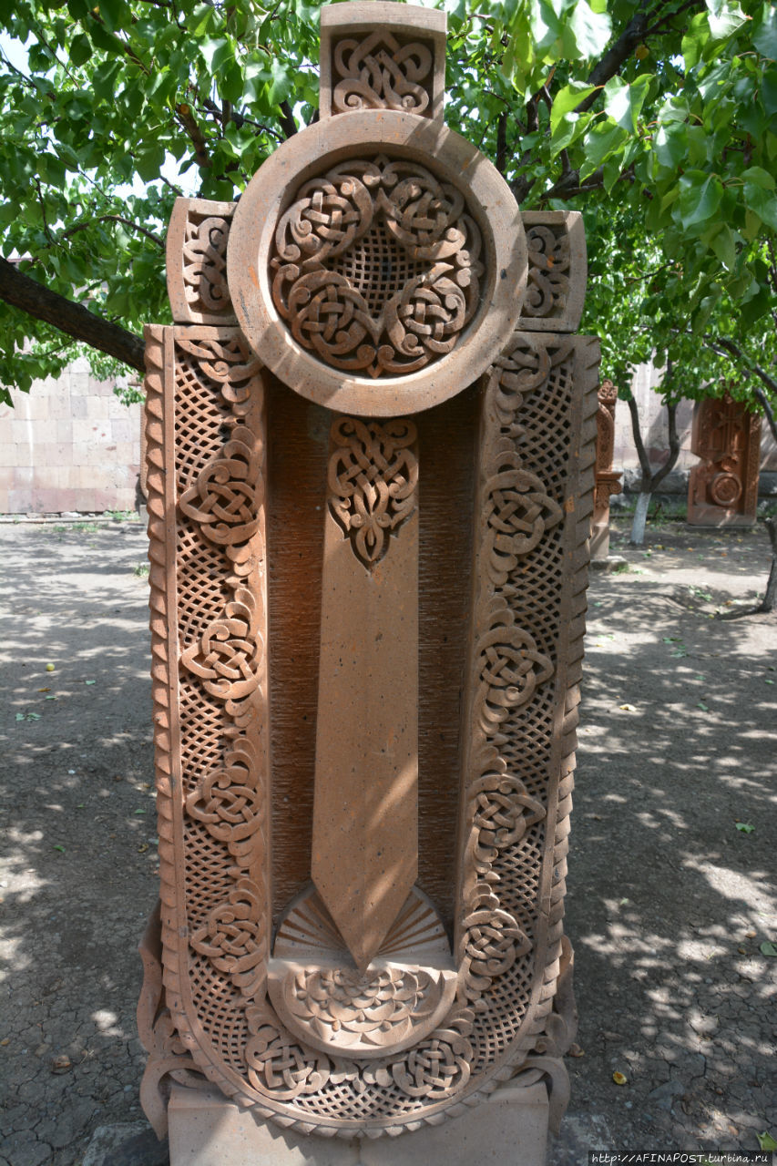 Ошакан. Неугасимая лампада Месропа Маштоца Ошакан, Армения