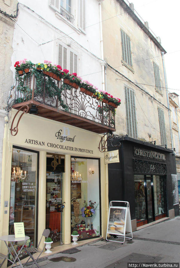 Арль — прогулка по античному городу Арль, Франция Арль — прогулка по античному городу Арль, Франция