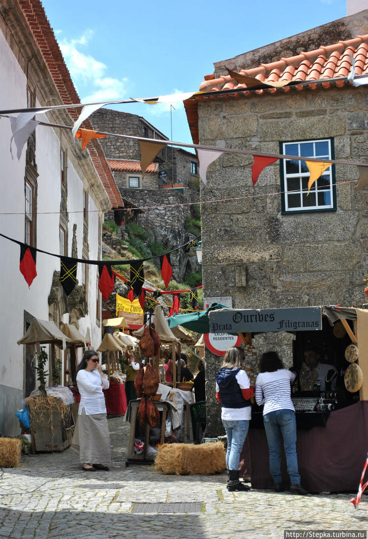 Продают вкусняшки в Монса Продают вкусняшки в Монса