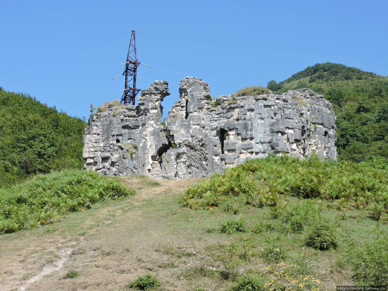 Бзыбь. Развалины крепости. Абхазия