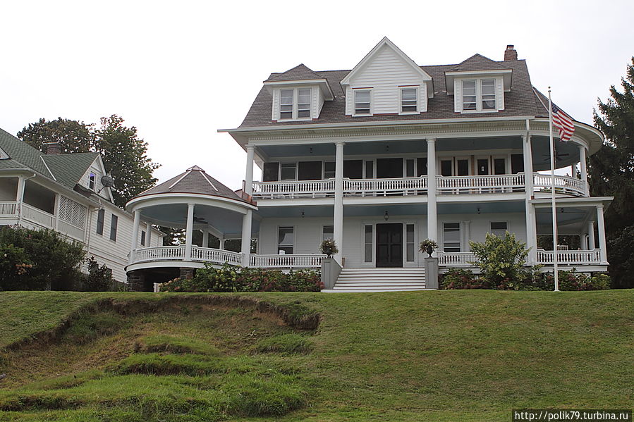 У кого-то проблемы с лужайкой. У кого-то проблемы с лужайкой.