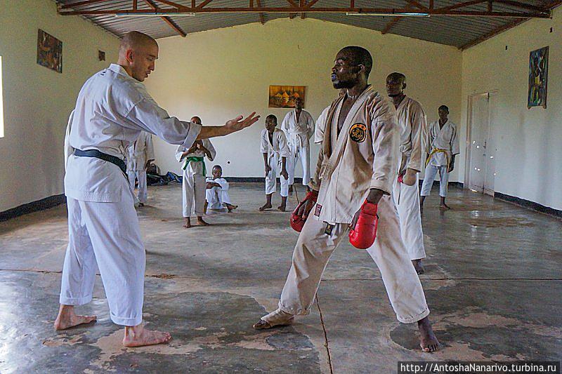 Теперь ты! Кигали, Руанда Теперь ты! Кигали, Руанда