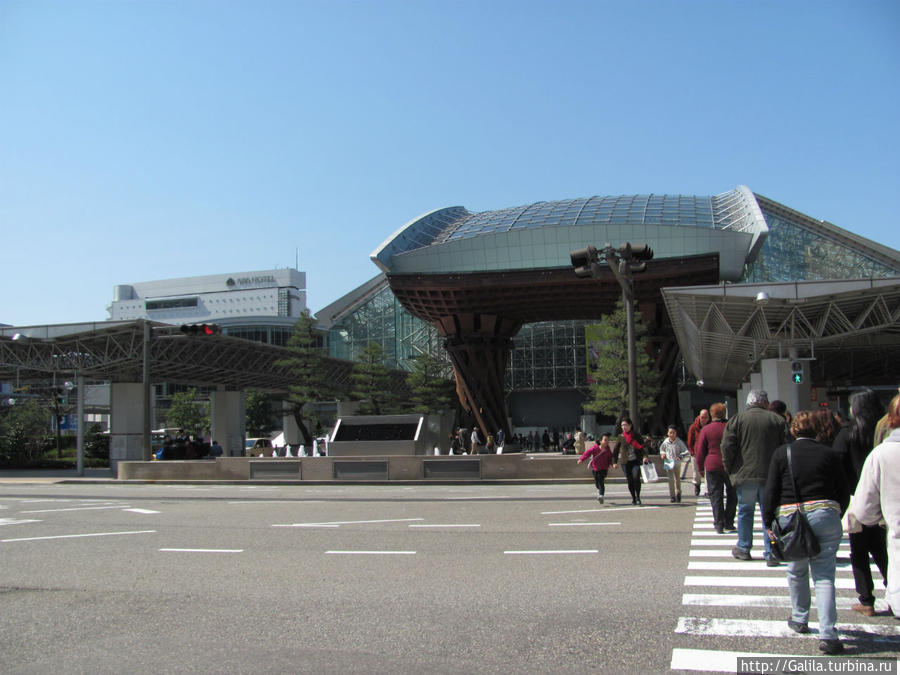 Вокзал в  Каназава. Япония