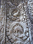 На барельефе в Ангкор-Ват изображен стегозавр.