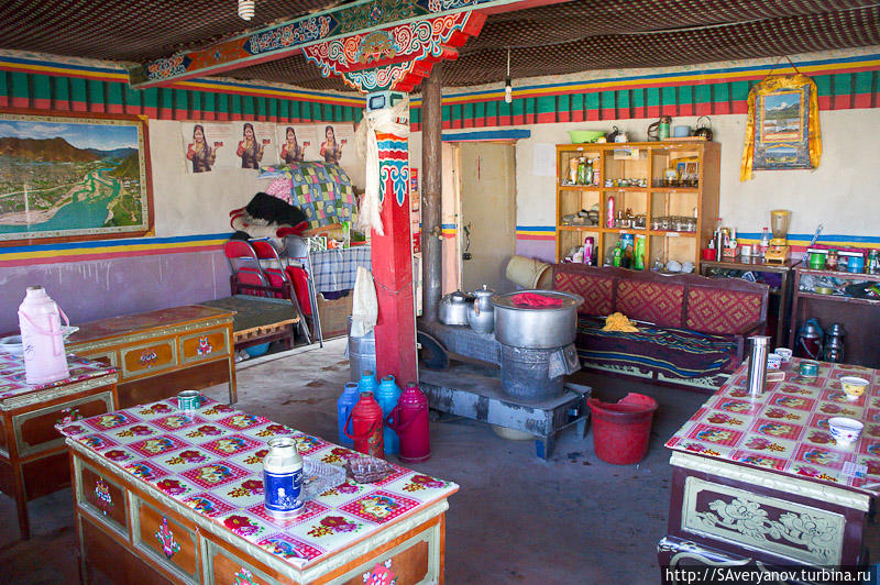 Гестхауз у озера Манасаровар, обеденный зал Тибет, Китай